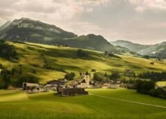 A Cup of Tea with Muslims in Switzerland: When Minarets Became a National Issue